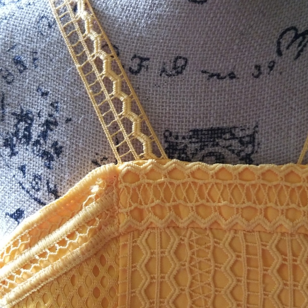 Tahari - Picture 3 of 7